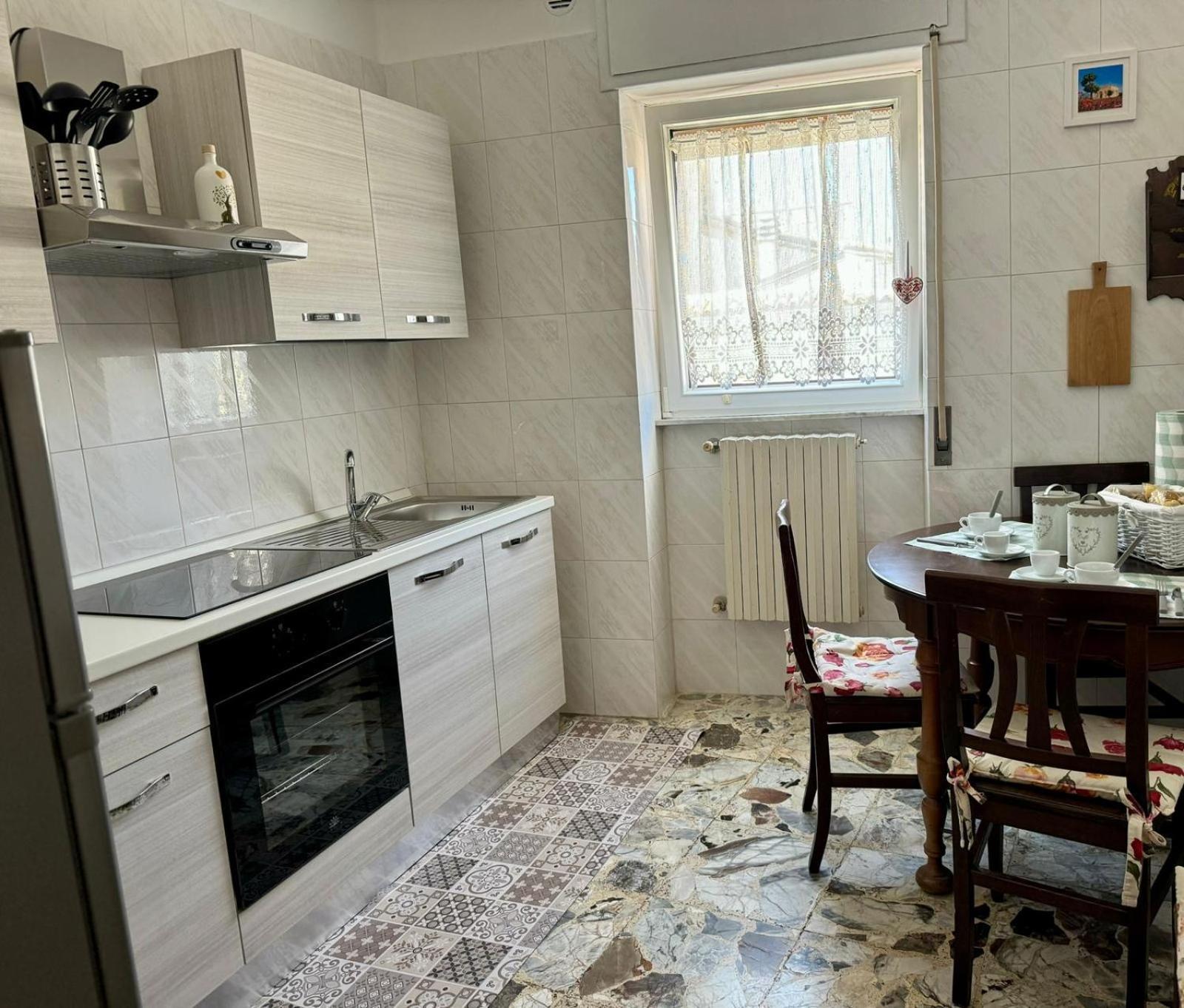 Ely House Apartamento Monte SantʼAngelo Exterior foto