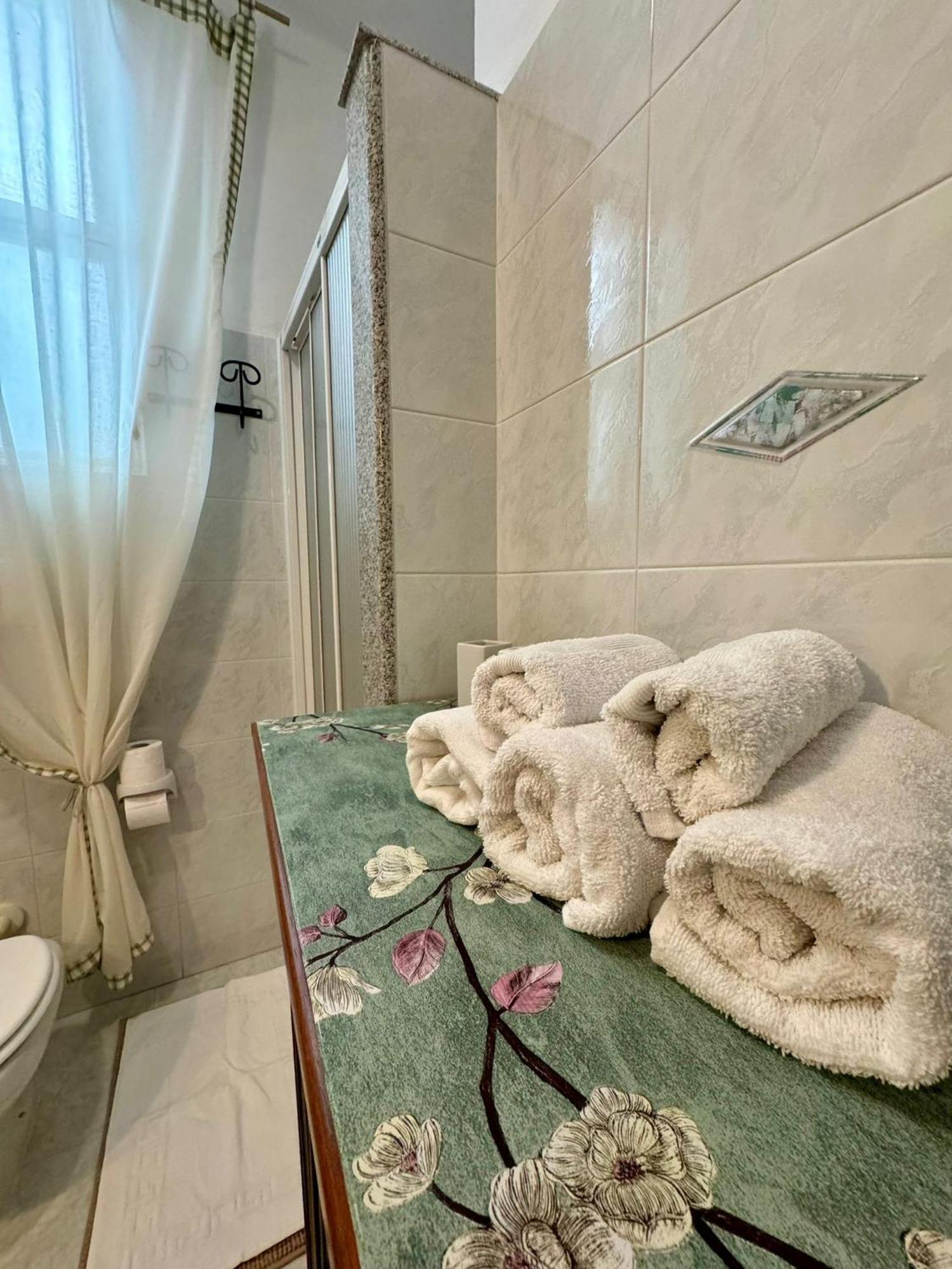 Ely House Apartamento Monte SantʼAngelo Exterior foto