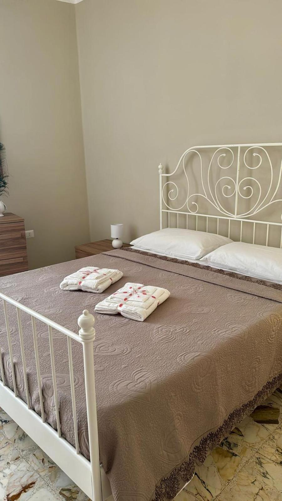 Ely House Apartamento Monte SantʼAngelo Exterior foto